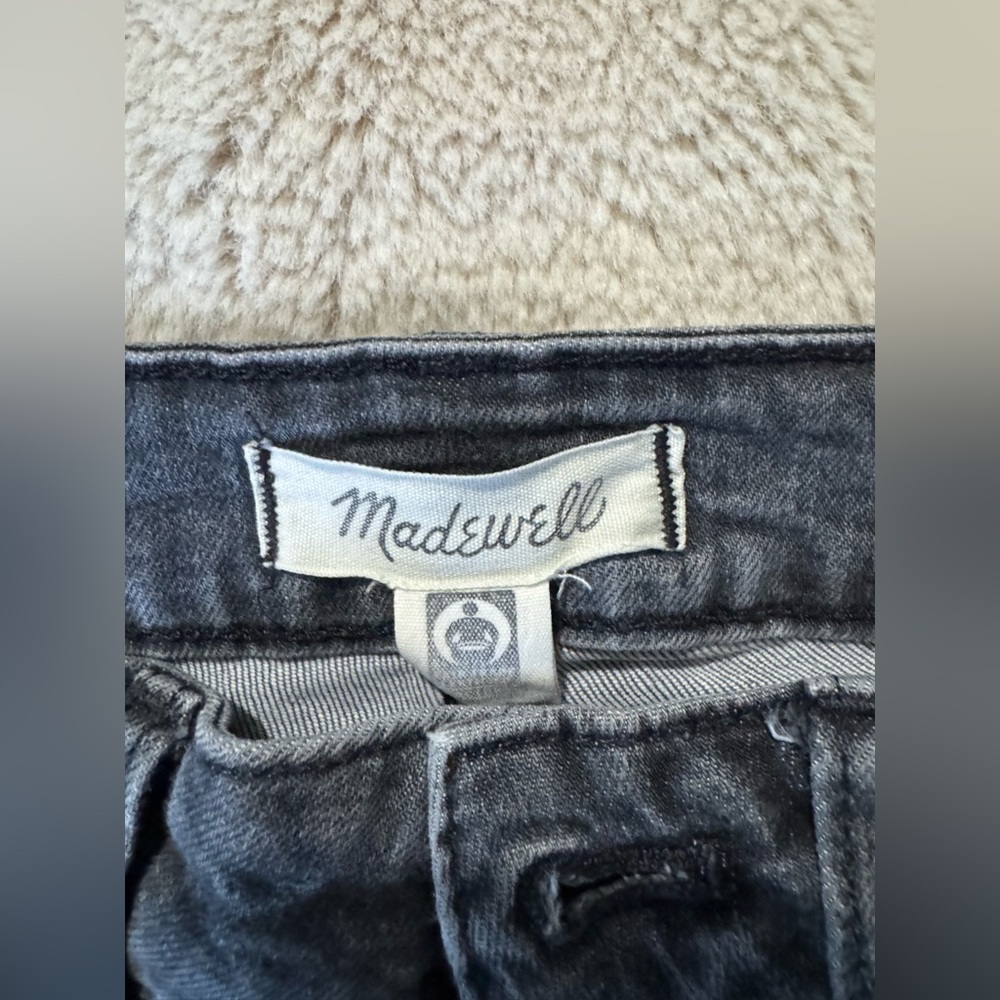 Madewell Curvy Perfect Vintage jeans. Size 28T - Picture 2 of 12